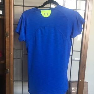 Under Armour size small top